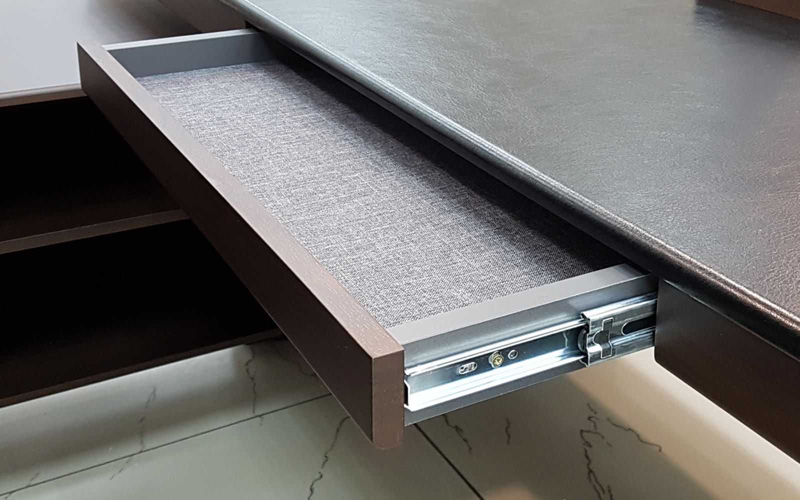 Стол руководителя SD-200.2N фото 3